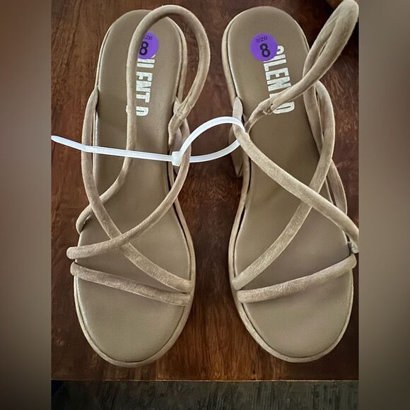 Anthropologie Silent D Star Platform heels Taupe 8 NEW - Picture 2 of 6